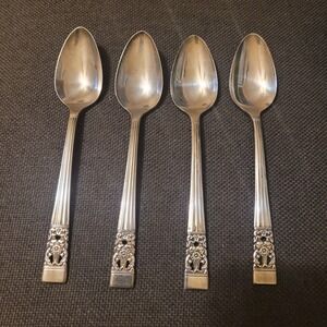 4 Oneida CORONATION Oval 6‎ 1/8" Tea/Soup Spoons Community Silverplate